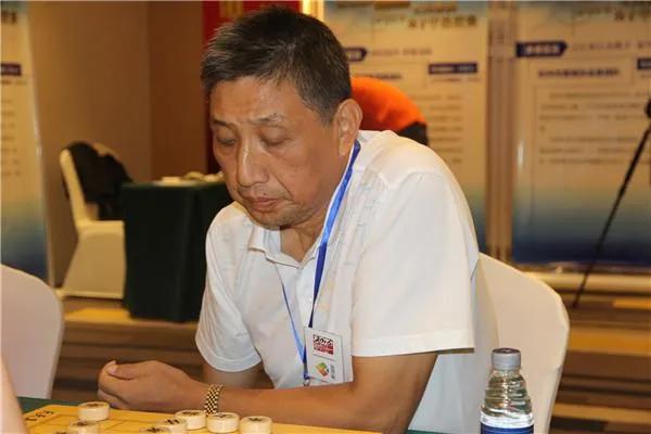 象棋大师对局精选_李来群最漂亮的一盘棋_中国象棋历史名局