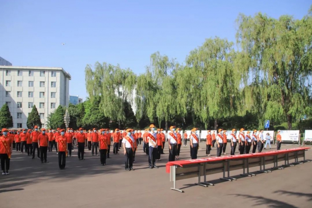 煤矿安全生产月稿件_安全生产月活动 遵守安全生产法 当好第一责任人