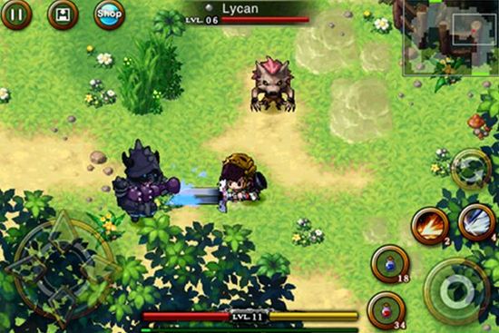 战士挥剑砍向怪物