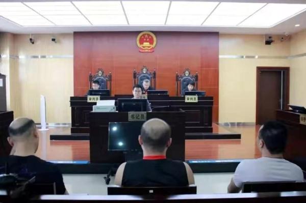 高速上豪车碰瓷党 疯狂作案300起_以危险方法危害公共安全罪案例_琼海法院高速路碰瓷案判决