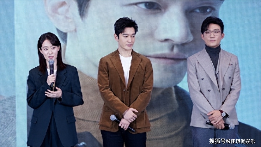 黄晓明杨颖离婚后现状_杨颖黄晓明结婚的新闻_杨颖事业危机分析