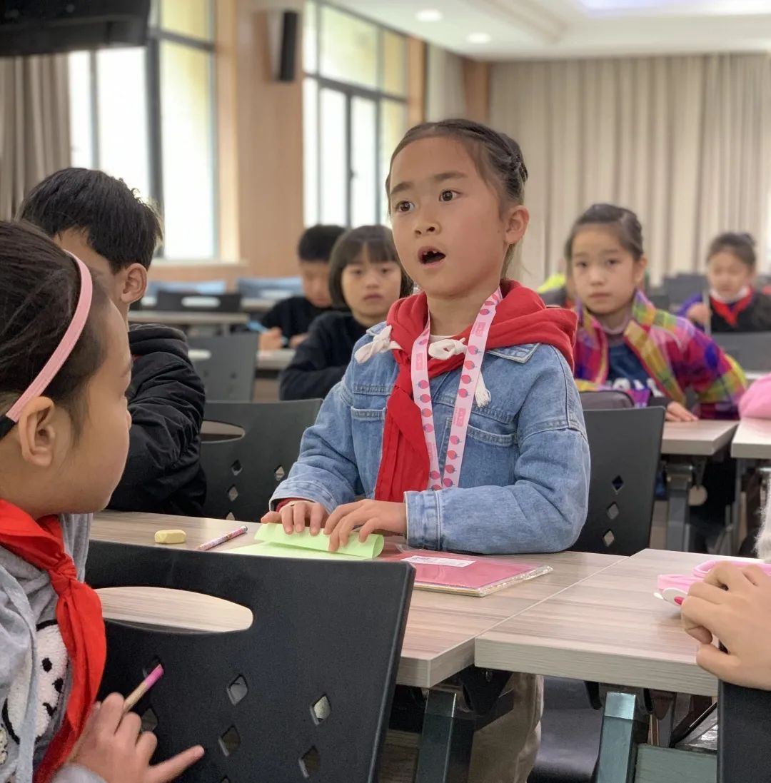 如何成为一名合格的小记者_定山小学蓝媒小记者采访课_广播电视采访方法