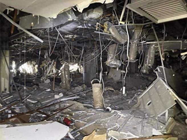 工人曾“闻到瓦斯味”，台湾百货大楼爆炸事故初步判断为燃气爆炸