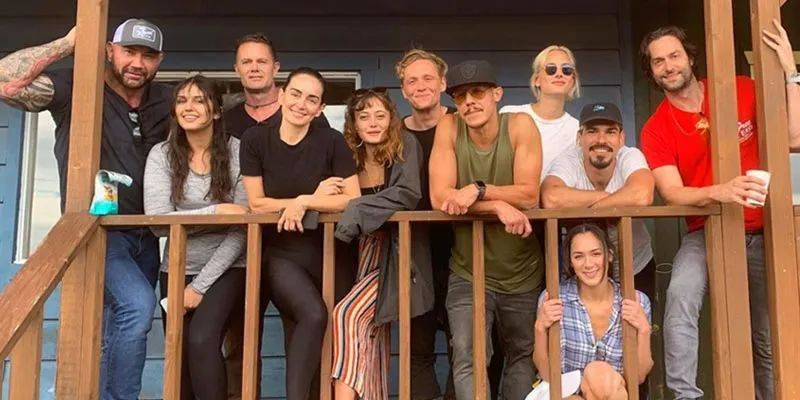 活死人的黎明_扎克施耐德导演风格对比_活死人黎明与活死人军团差异