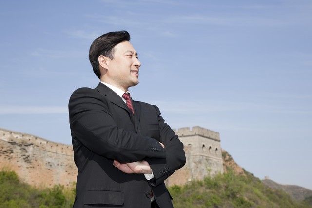 男人压力大怎么办_男人的苦和累经典语句_男人内心孤独