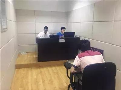 通讯轰炸黑色产业链_网购差评遭遇通讯轰炸_短信轰炸机下载