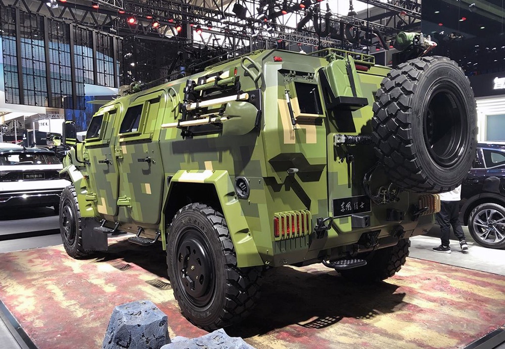 坦克300越野车对比_东风猛士军用版_东风猛士第三代越野车