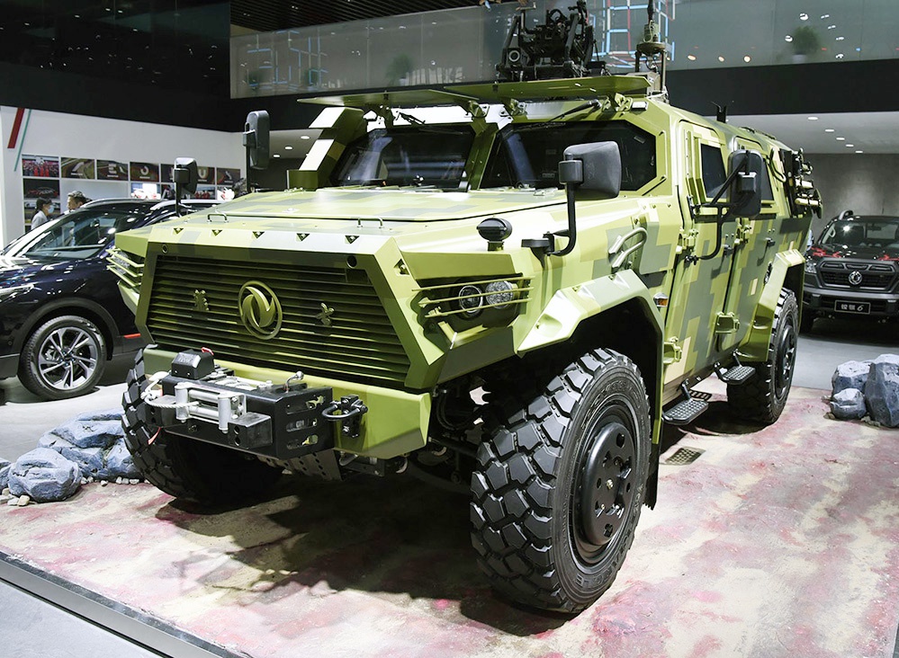 坦克300越野车对比_东风猛士军用版_东风猛士第三代越野车