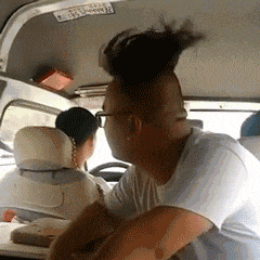 搞笑的生活场景_可爱宠物的有趣瞬间_搞笑新闻动态图片