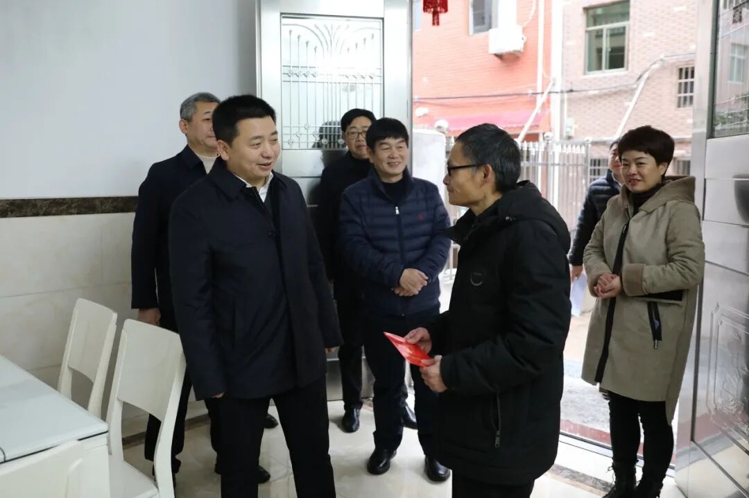 余洪雷开展春节前走访慰问活动