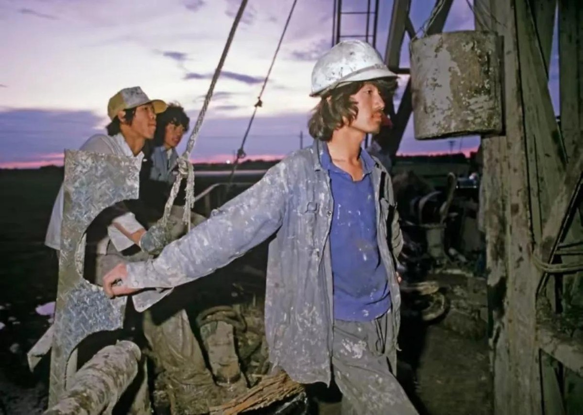 加斯穆尔纪实摄影_大庆新闻重播_大庆油田历史