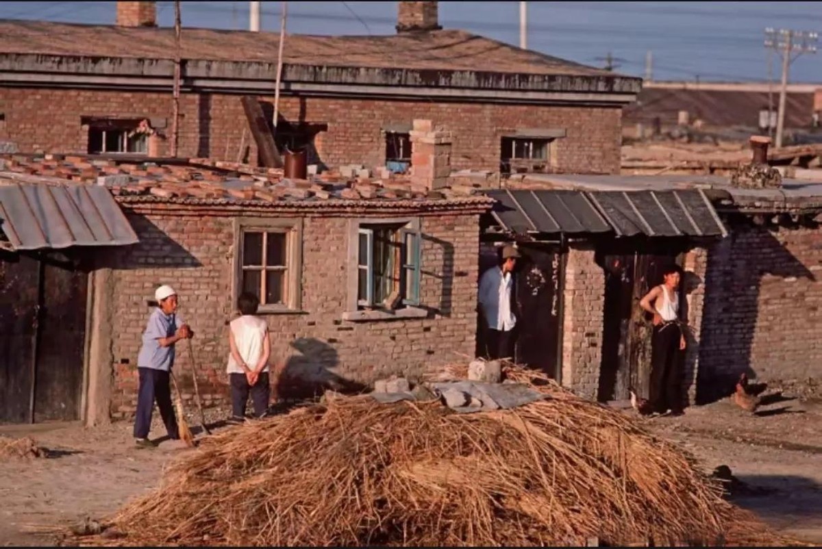 大庆新闻重播_大庆油田历史_加斯穆尔纪实摄影