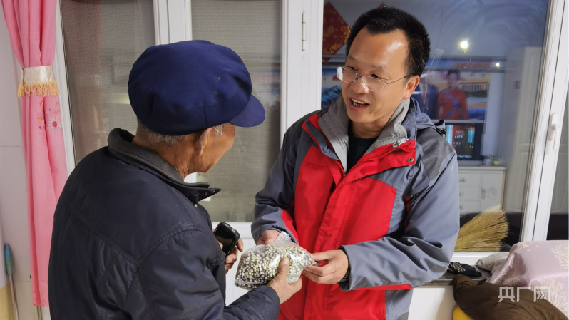 河北承德隆化县：驻村工作队助力防疫、春耕两不误