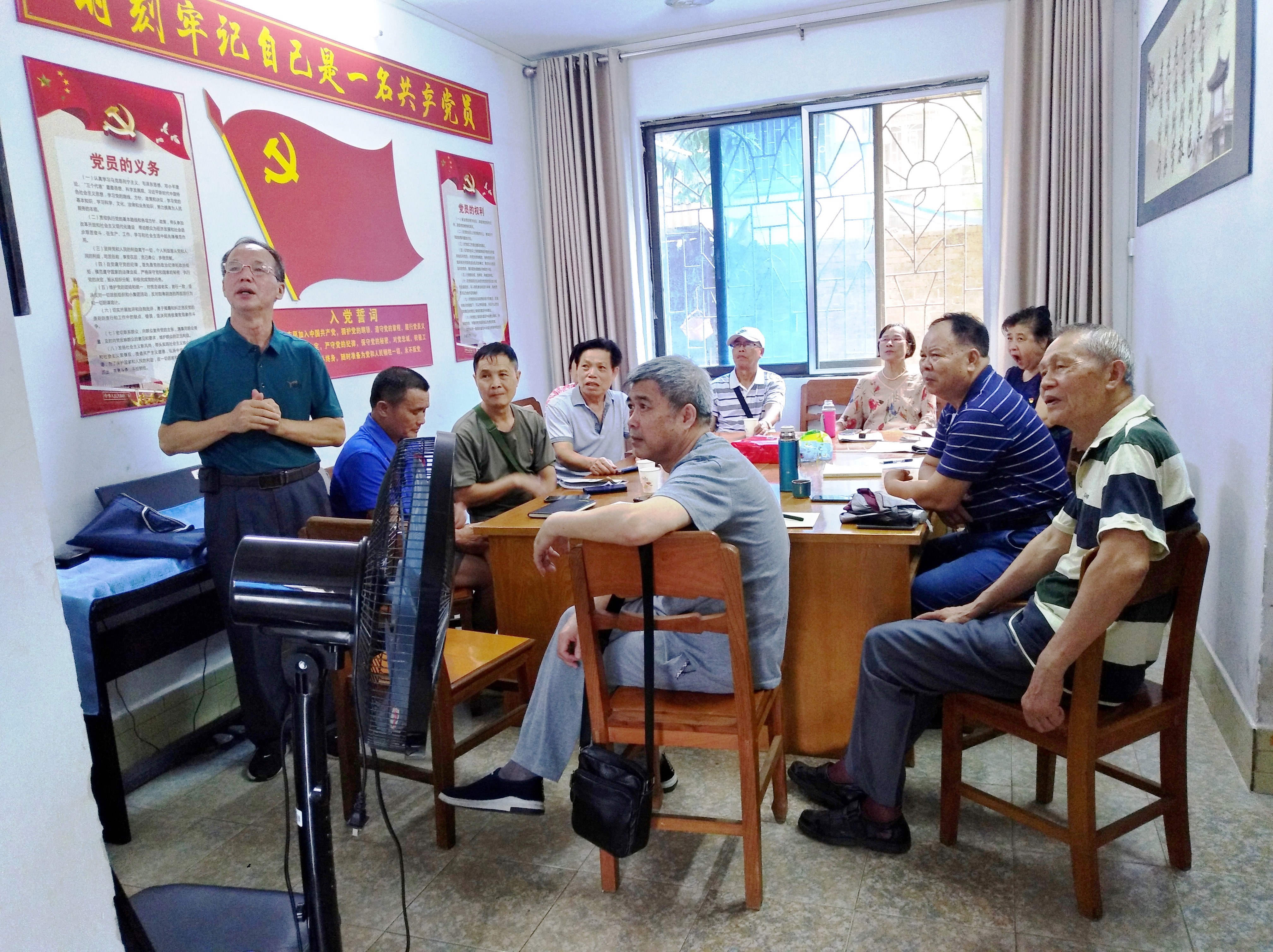 离退休党员党史学习教育专题党课_支部书记讲授党课活动_支部书记讲党课新闻稿