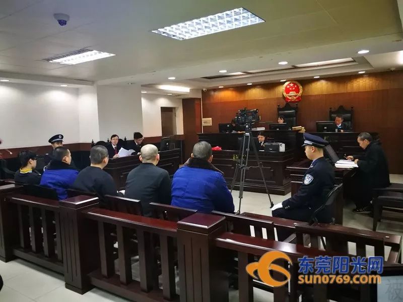 撞车党团伙作案特点_东莞撞车党所有人照片_撞车党敲诈勒索手法