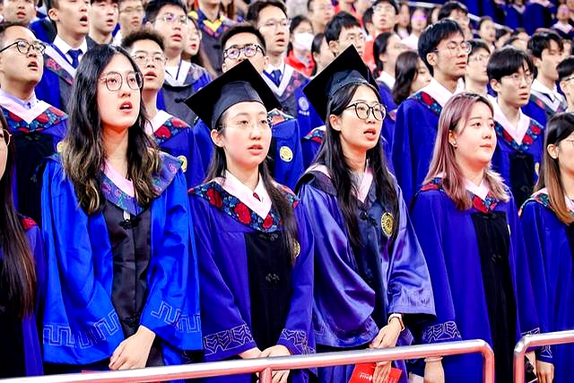 AI文献总结_参考文献引用网页新闻_文献AI工具