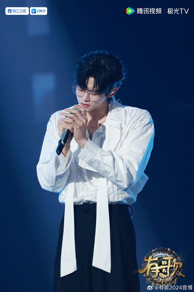 喜欢张信哲_张信哲 宋瑀哲 鲸落 歌曲 分析