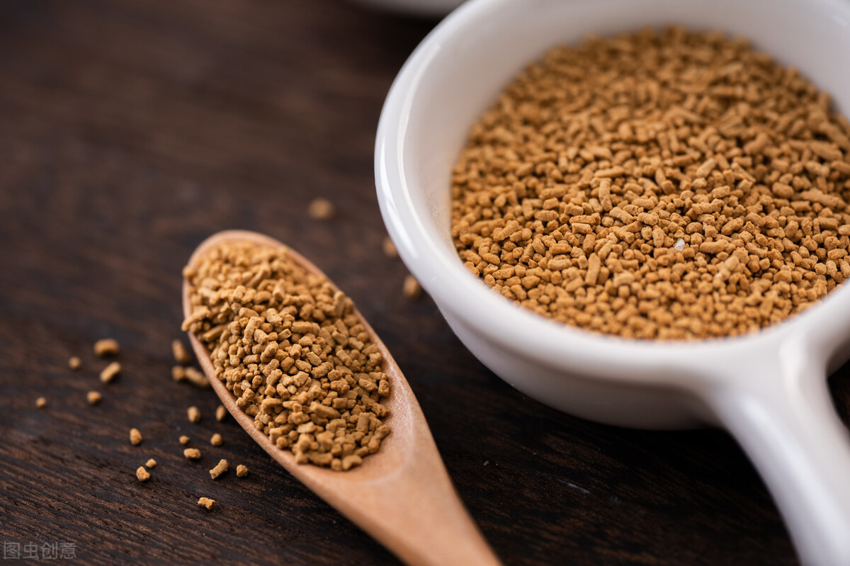 慢阻肺急性加重期 小青龙颗粒 清气化痰丸 苏子降气丸 葶贝胶囊 慢阻肺稳定期 六君子丸 补肺活血胶囊 生脉饮口服液 玉屏风颗粒_慢性支气管炎与慢阻肺