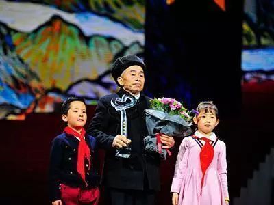 感动中国2017年度人物_卢永根事迹_感动中国2025十大人物颁奖词