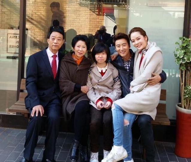 中国公婆有多好? 中国媳妇儿蔡琳和秋瓷炫竟都被公婆感动落泪!