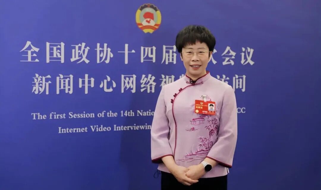 蒙曼 中国诗词大会 国学女大师_百家讲坛 新闻