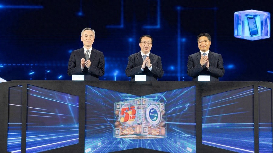 龚正盛秋平王晓真共同启动2025国际消费季暨第六届上海“五五购物节”