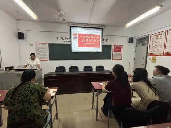 国家奖学金答辩会_语言与传播学院_大学答辩新闻稿