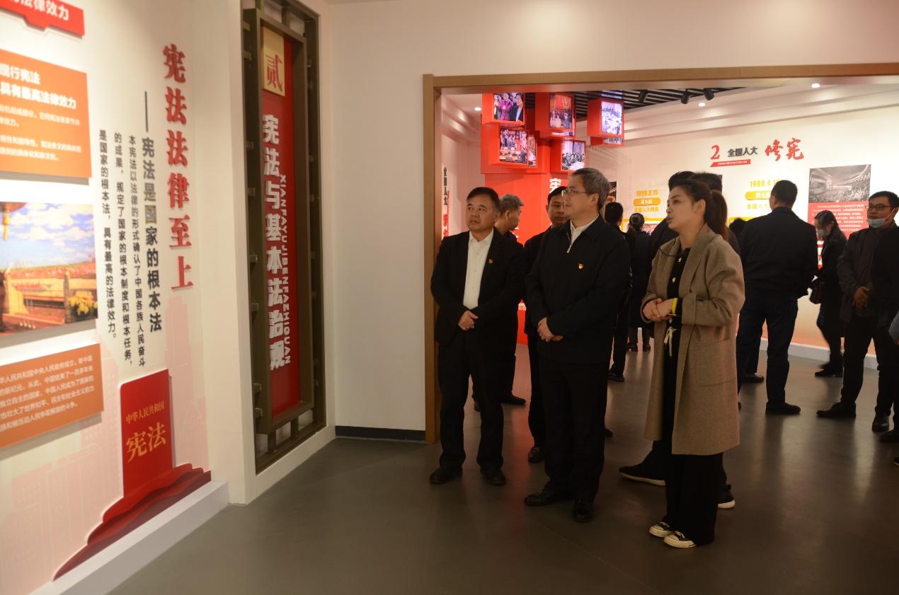 南昌市宪法教育馆参观学习_市科技局宪法宣传周活动_南昌市科技局网