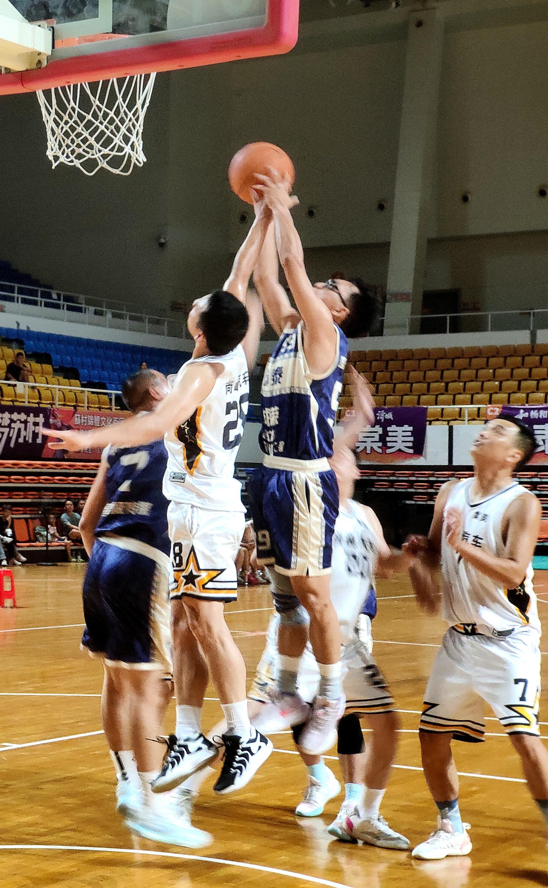 高明体育中心篮球赛小组赛结果_佛山市高明区村际篮球赛八强产生_佛山市高明新闻