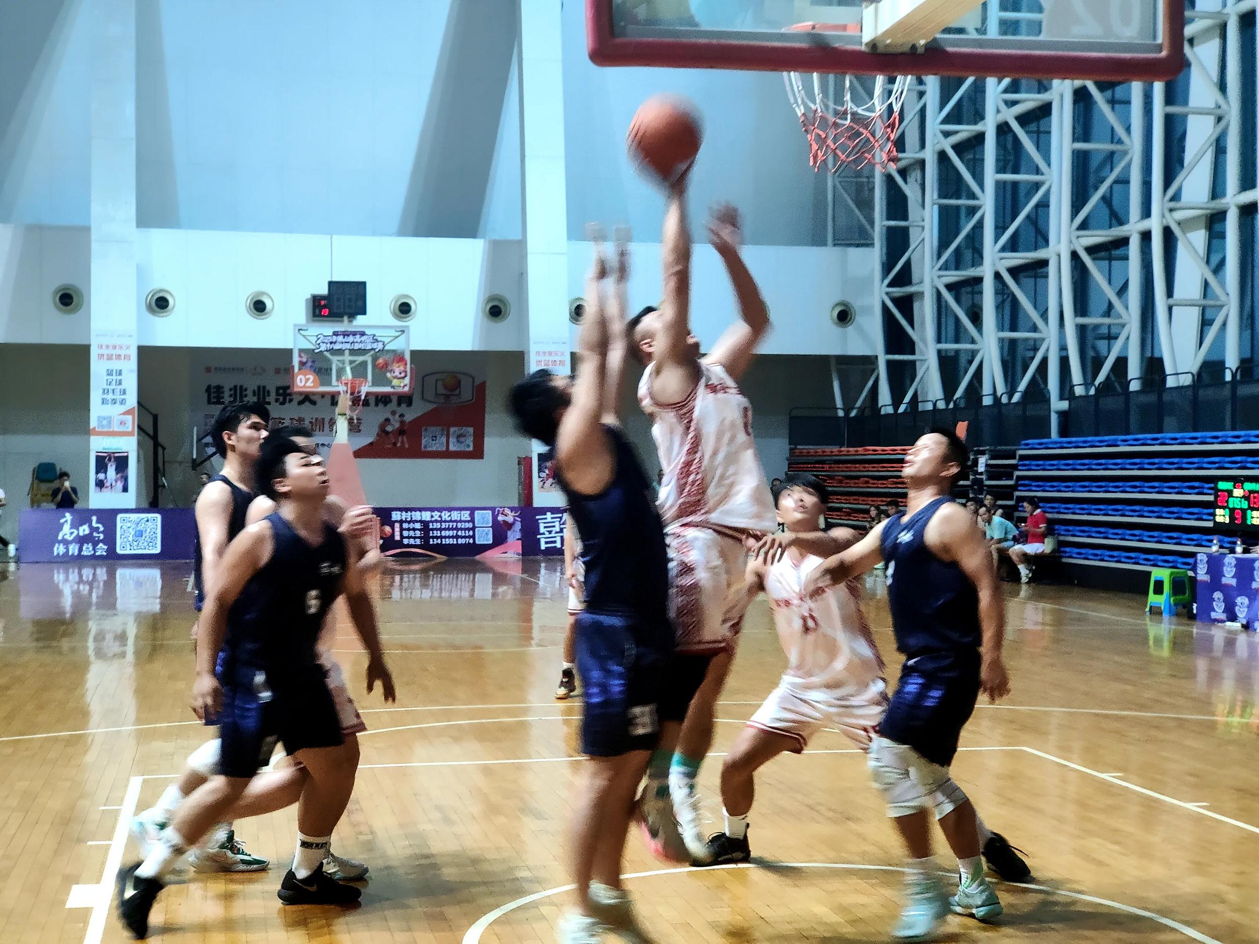 高明体育中心篮球赛小组赛结果_佛山市高明新闻_佛山市高明区村际篮球赛八强产生