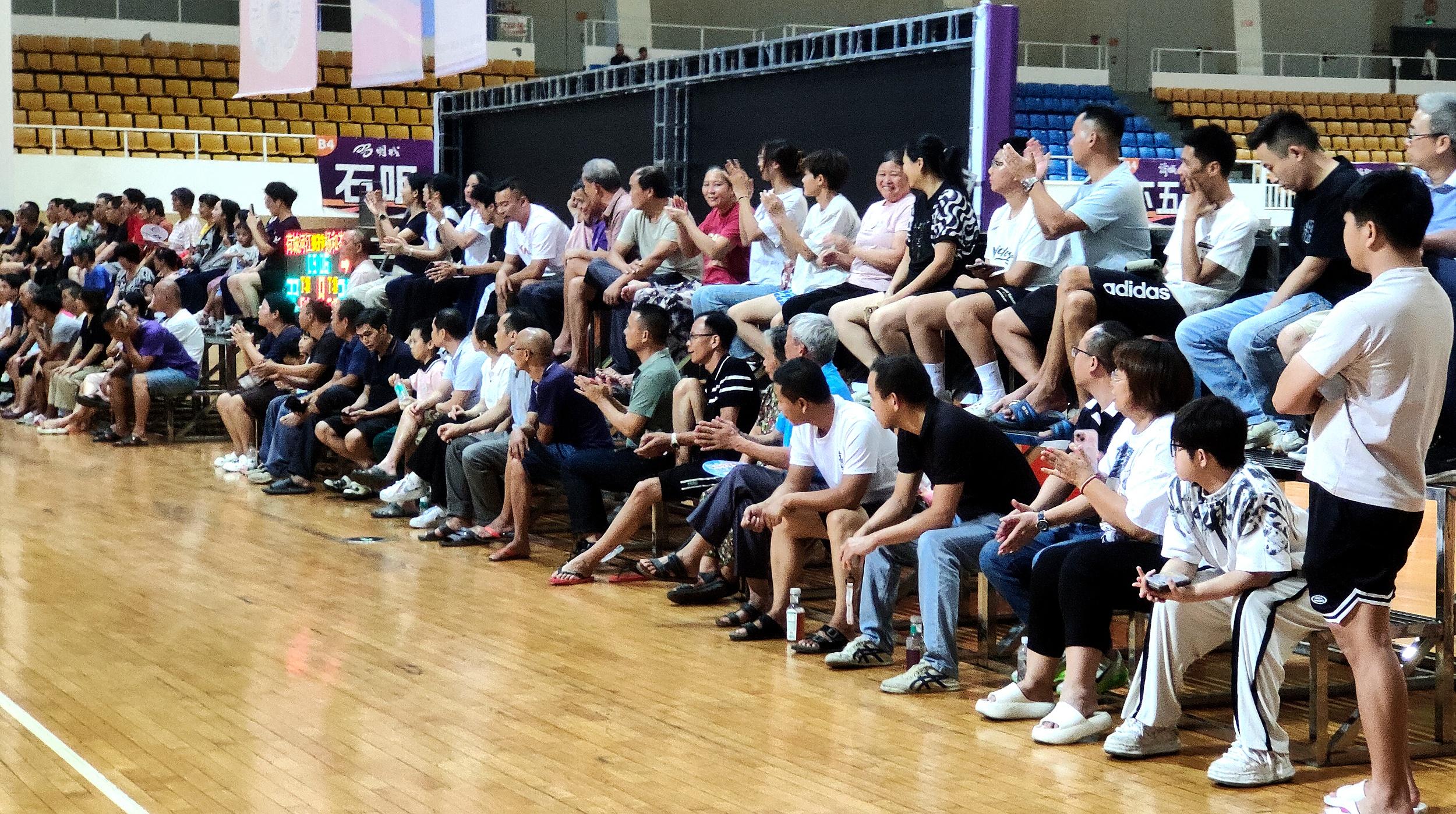 佛山市高明新闻_高明体育中心篮球赛小组赛结果_佛山市高明区村际篮球赛八强产生