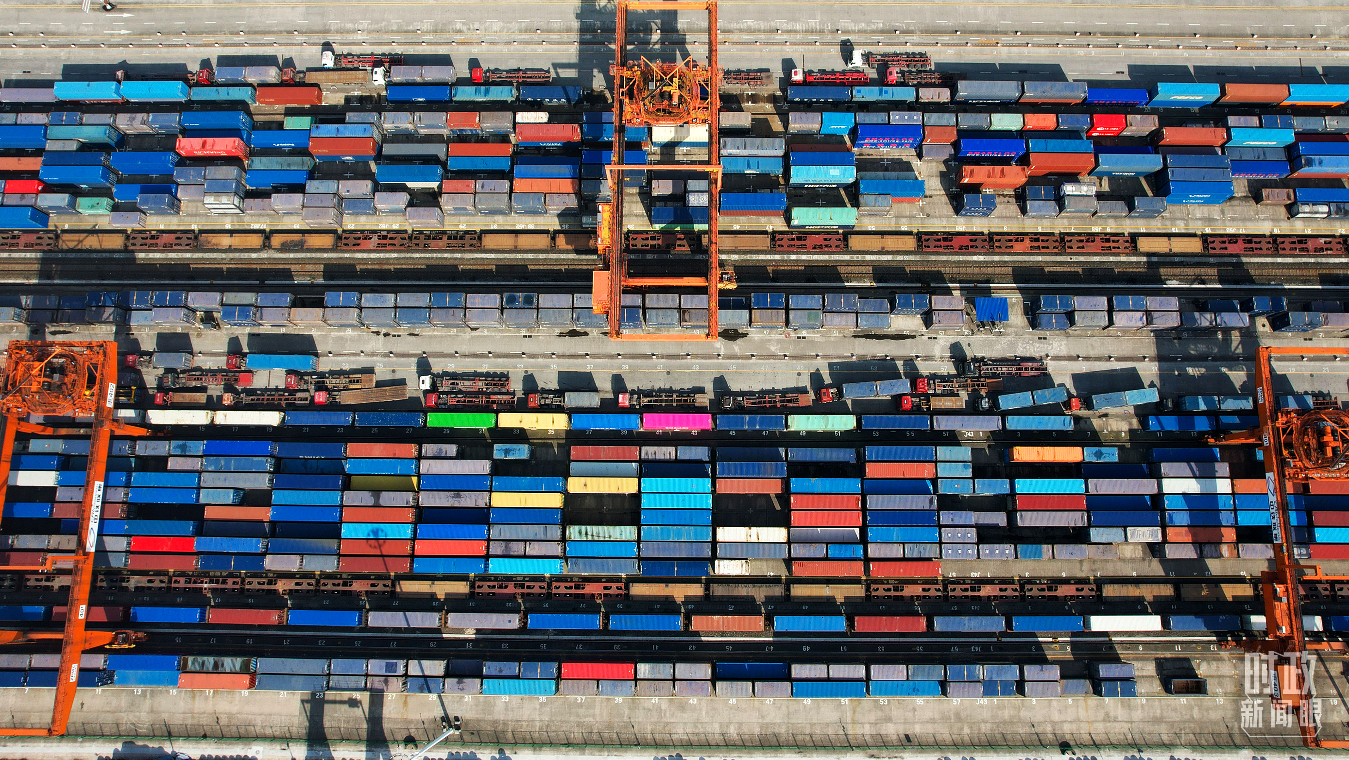 2025年经济工作部署_2025政治新闻_中央经济工作会议解读