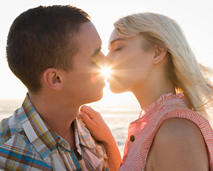 接吻技巧步骤_接吻注意事项_美女接吻技巧教学