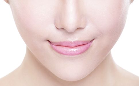 接吻注意事项_美女接吻技巧教学_接吻技巧步骤