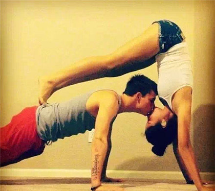 美女接吻技巧教学_接吻注意事项_接吻技巧步骤