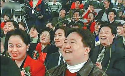 春晚最牛观众笑脸哥_春晚笑脸哥微博_连续15年观看春晚的笑脸哥
