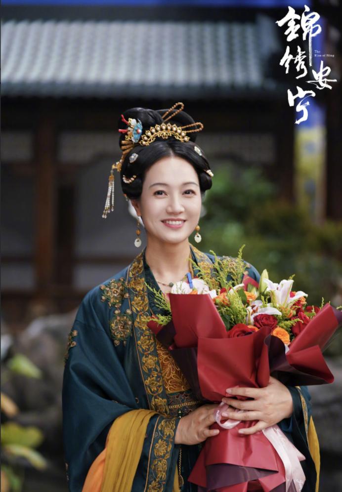 朱丹素颜庆生周一围41岁生日_周一围朱丹结婚照 新闻_朱丹周一围全家福