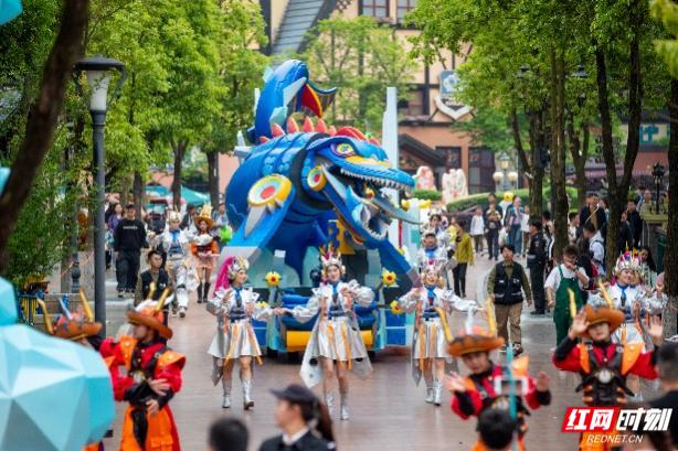 株洲方特旅游区初夏狂欢节探秘侏罗纪活动_株洲方特游费用_方特欢乐世界千架无人机烟花共舞水帘洞花火盛宴