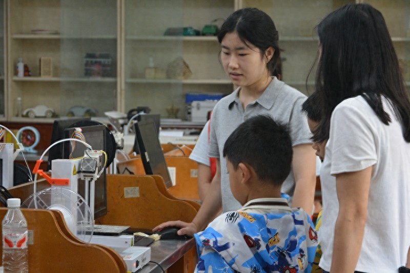 2025年全国科普月贵阳学院大手拉小手科普校园行活动成功举办