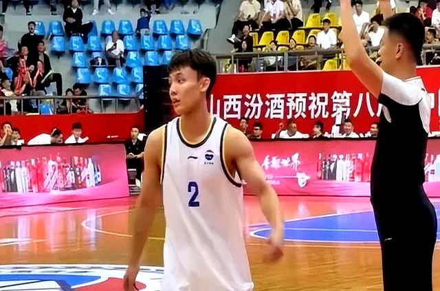 cba直播天津队广东_青年队输球_季前赛练兵