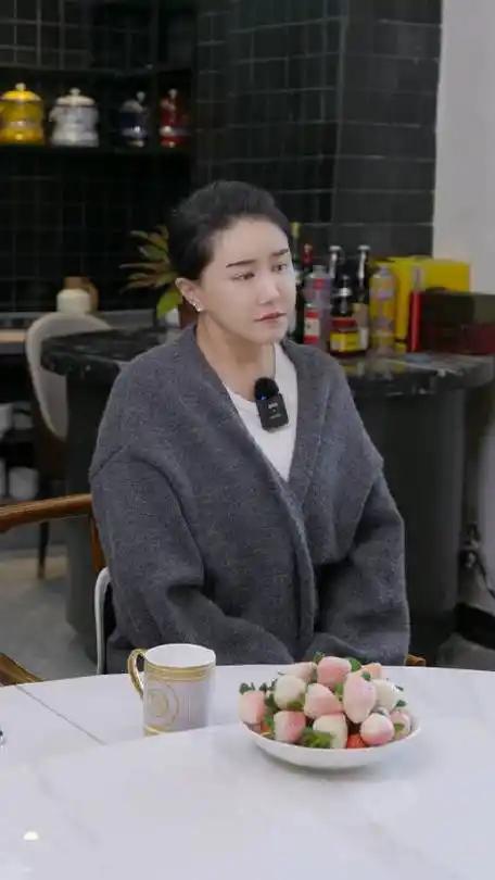 张暖雅17全婐照片图_张暖雅转型自媒体创业_张暖雅嫁给农村男人