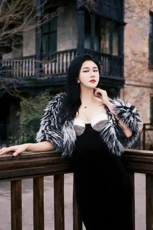 张暖雅嫁给农村男人_张暖雅17全婐照片图_张暖雅转型自媒体创业