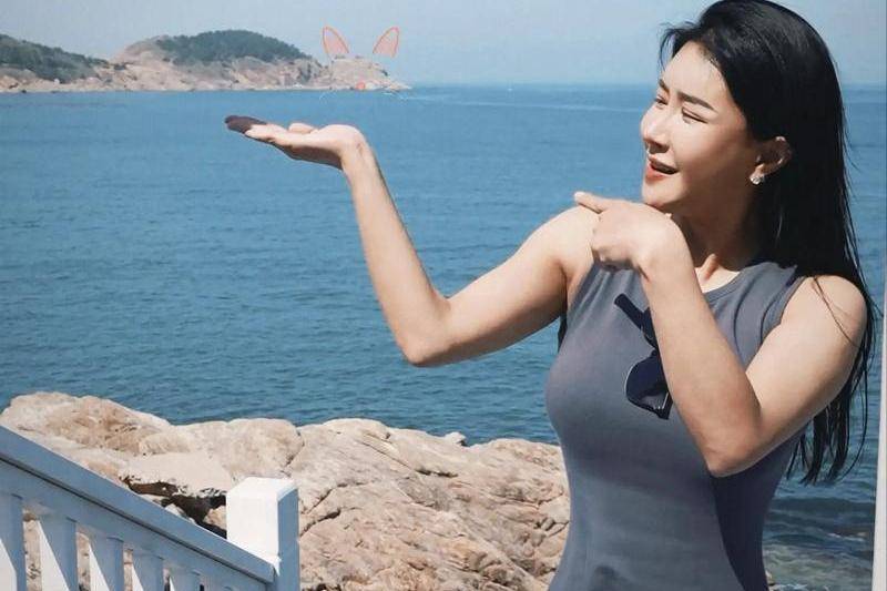 张暖雅17全婐照片图_张暖雅爆出大尺度照片事件_张暖雅香港出道经历