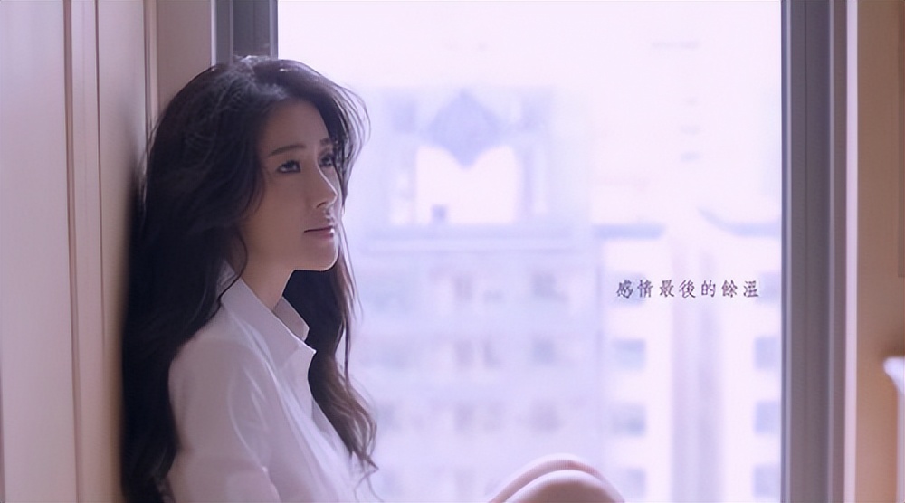 张暖雅17全婐照片图_张暖雅从白领到演员的人生转变_张暖雅娱乐圈经历及转型之路