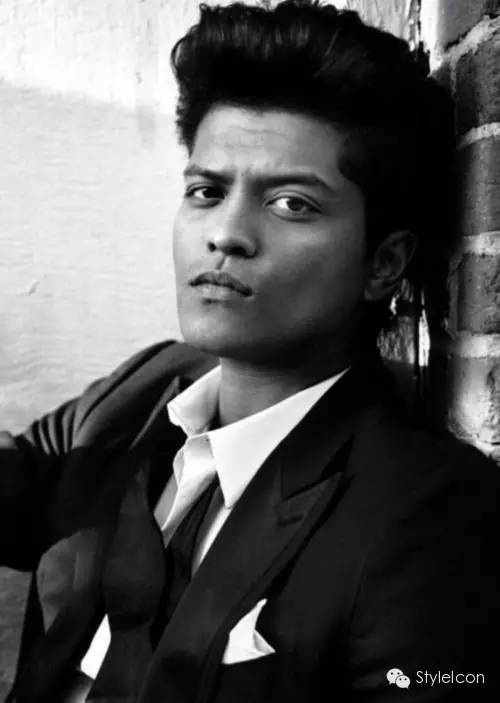 Pompadour发型历史_最近流行什么发型女_庞毕度发型