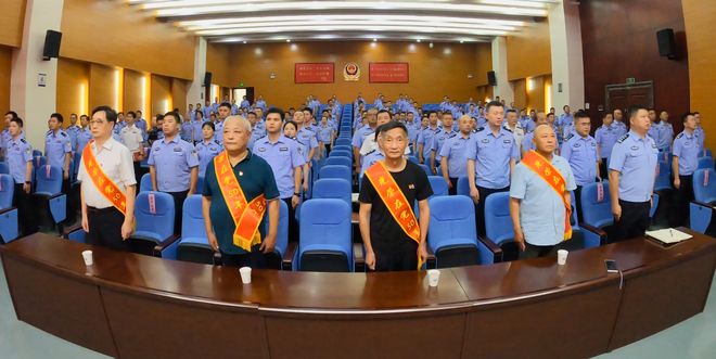 黄冈市公安局建党103周年大会_黄冈市公安局新闻_王文忠讲授专题党课