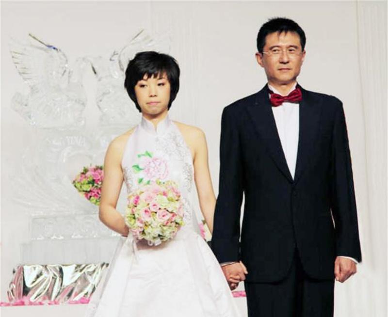 张怡宁老公徐威 天涯_张怡宁母亲支持徐威原因_徐威袁立分手原因