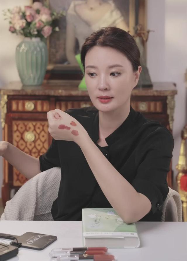 央视主持人刘姝婧_央视主持人名单变化_刘芳菲离开央视后的职业发展