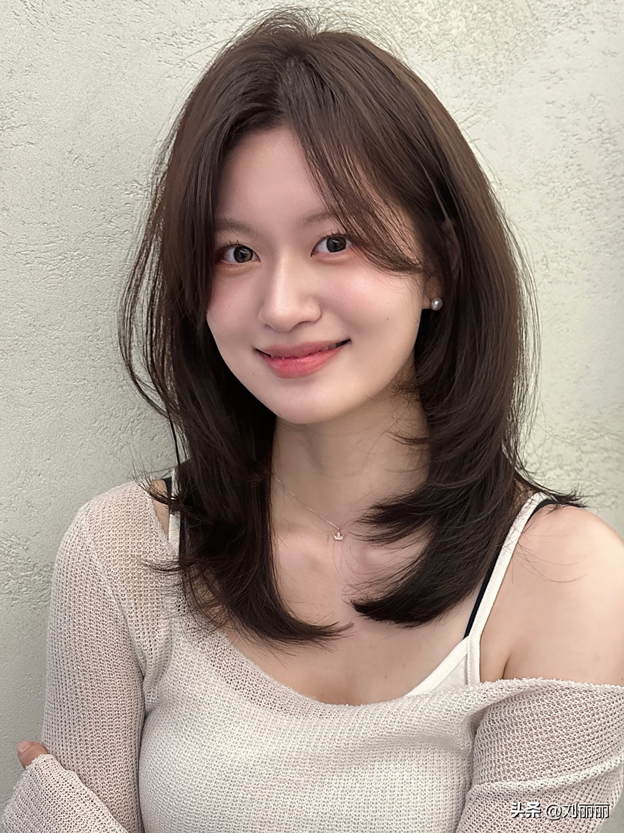 层次剪裁重塑脸型_女短发发型设计图片_韩式中短层次发型