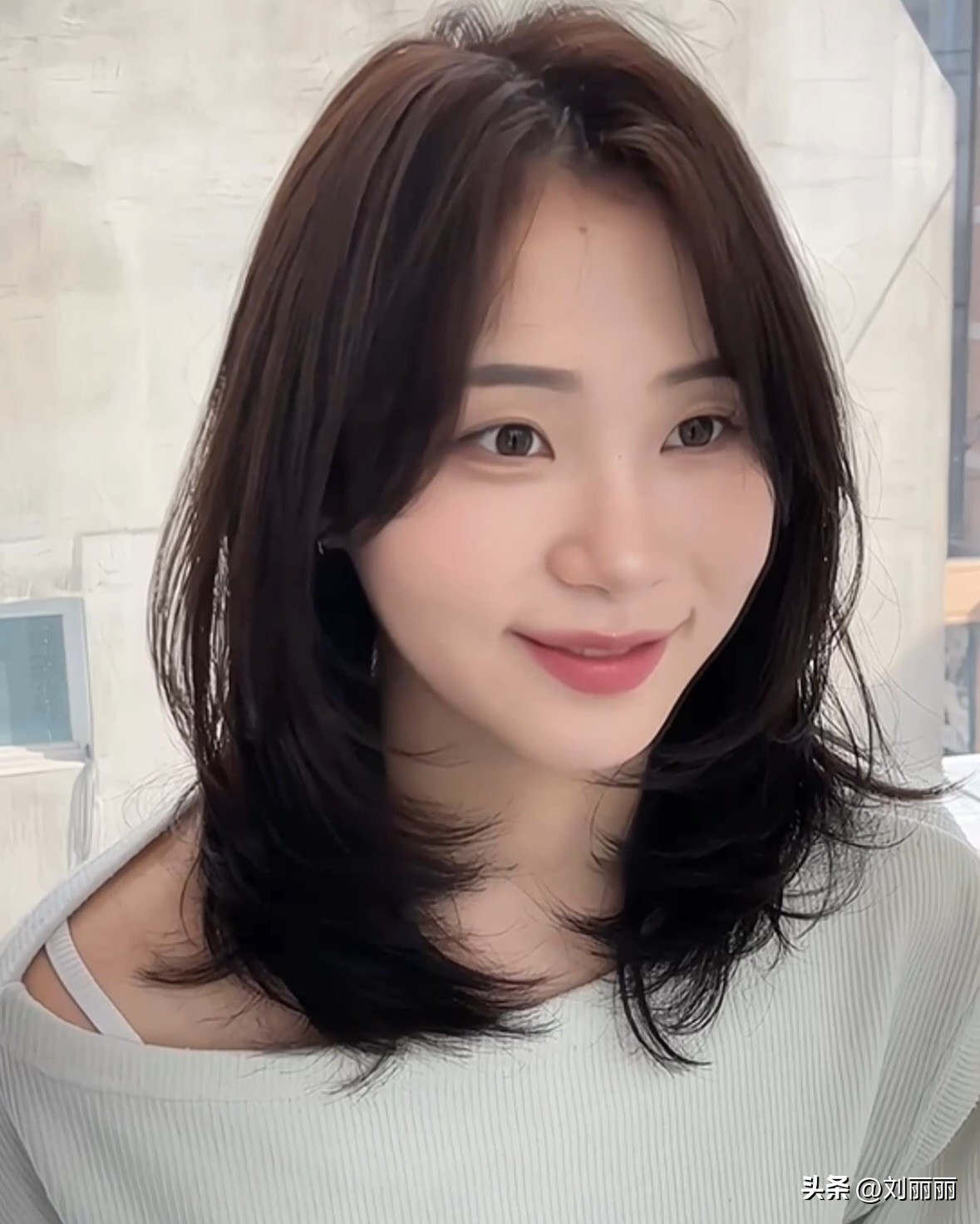 韩式中短层次发型_层次剪裁重塑脸型_女短发发型设计图片